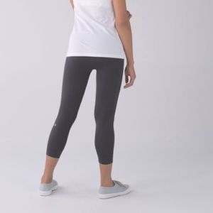 Lululemon Zone In Tight leggings  crop size 2 grey yoga